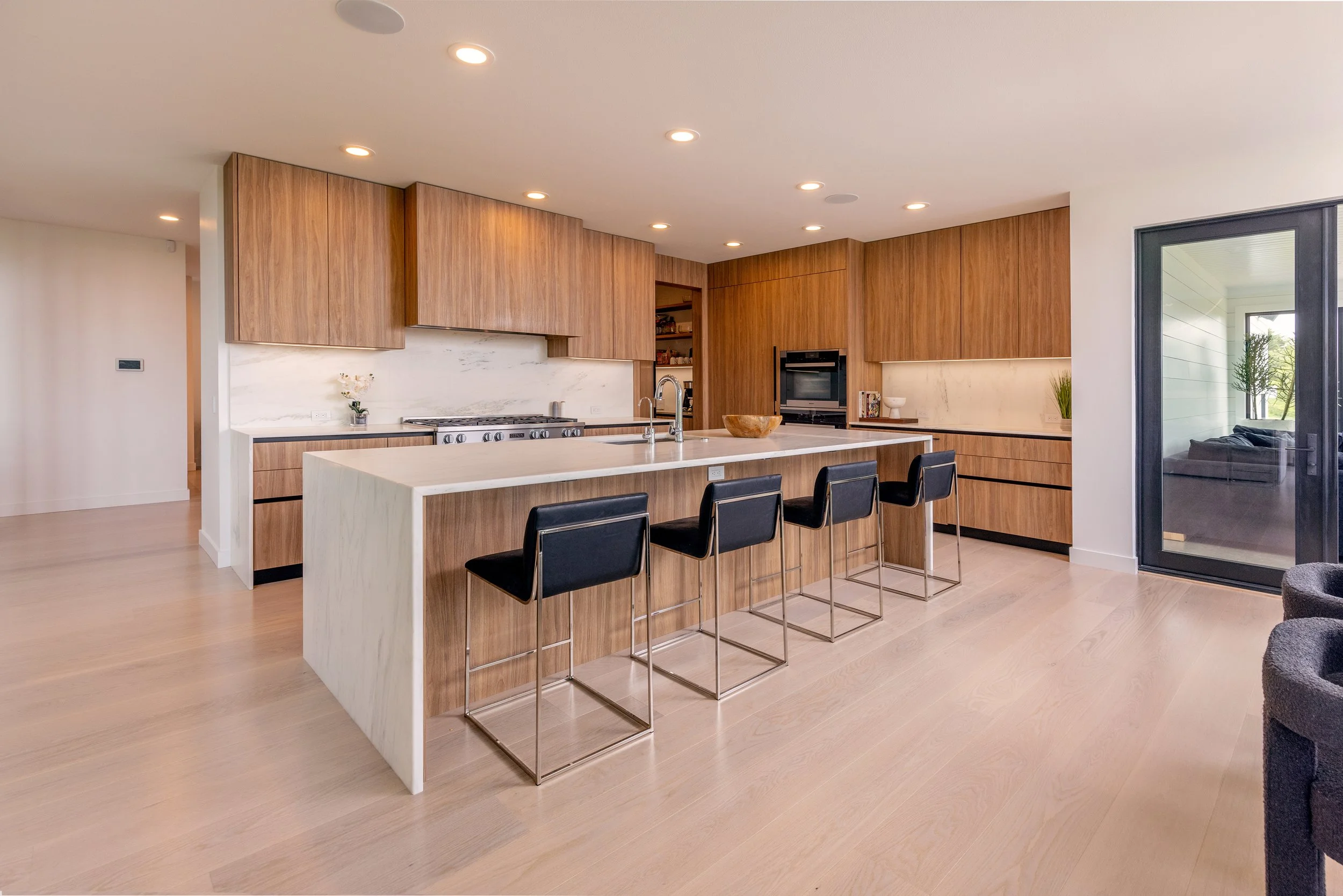 Kitchen002.jpg