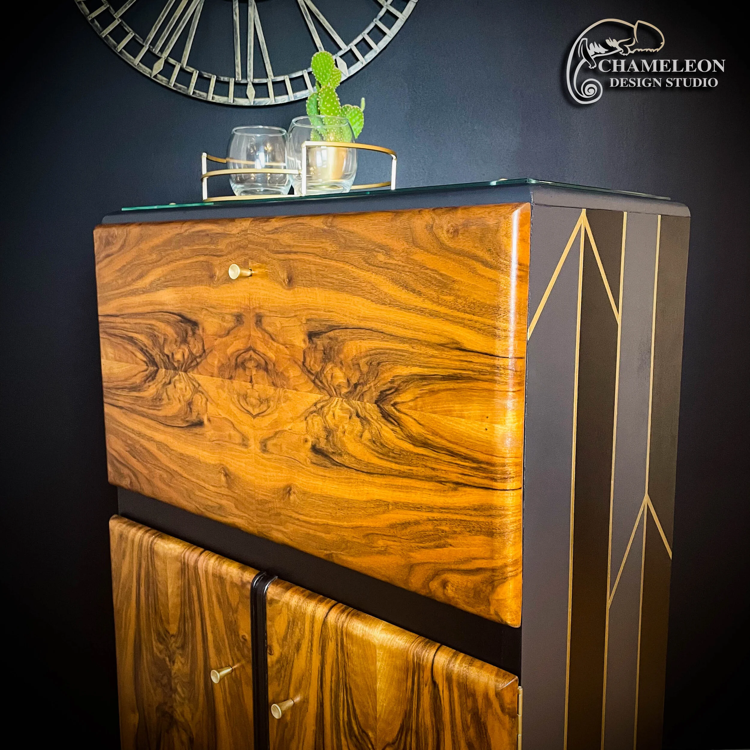 cocktail cabinet