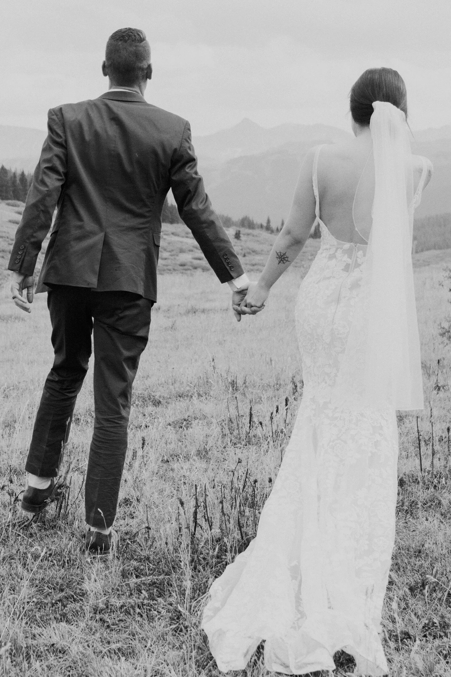  Dawn Louise Photography captured perfectly the moments during this wedding elopement in Northern Denver, Colorado. Stunning bride and groom low budget cost friendly wedding style black and white photos summer wedding photoshoot #elopement #coloradoe