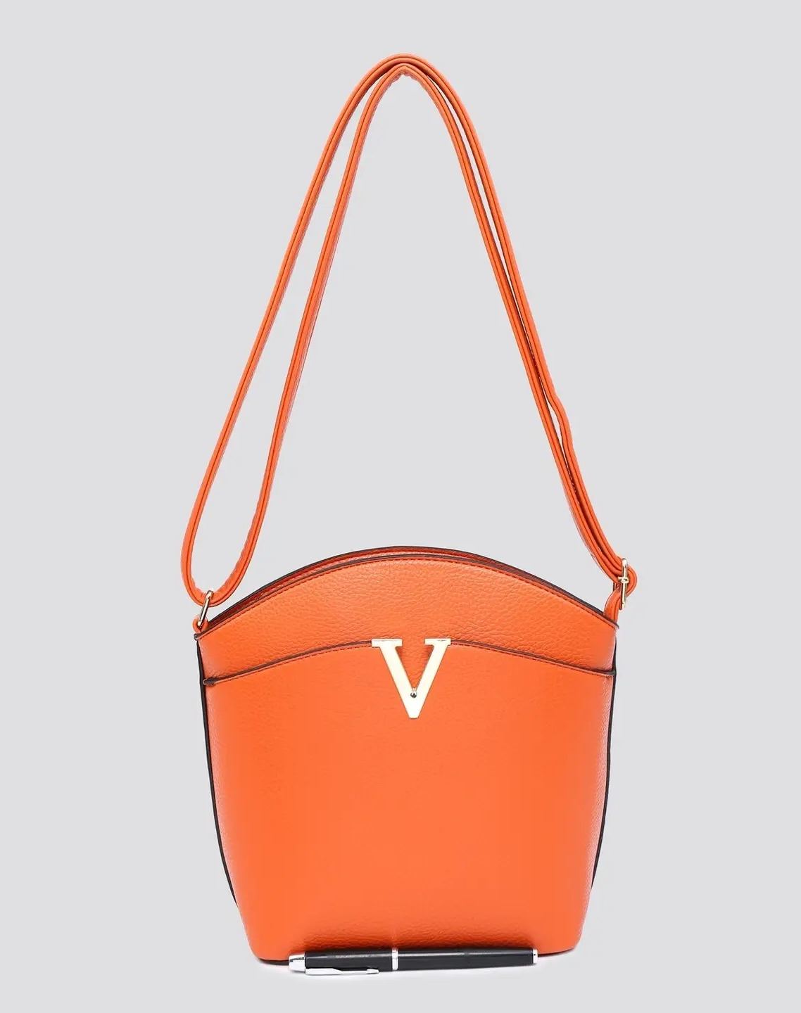 Curved Outer Pocket Bag