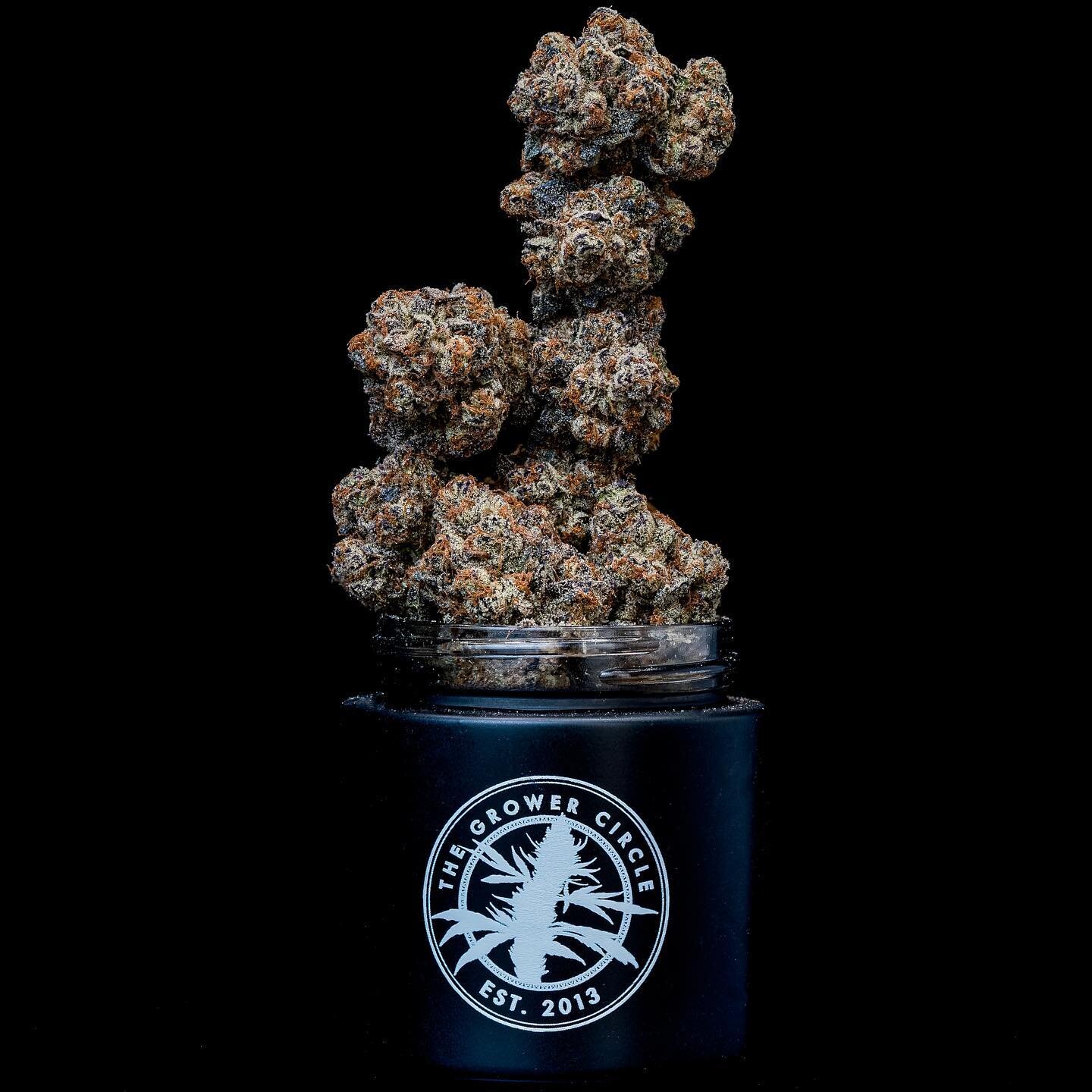 Who&rsquo;s trying to build an empire with me? Nug by nug, we can do it. 💪🏼 #cannabisempire 

cannabis/ do-si-do by @thegrowercircle 

creative dir @thc_tumpson 

#vegascannabis #cannabis #lasvegascannabis #cannabiscommunity #nug #nugs #jarstacksby