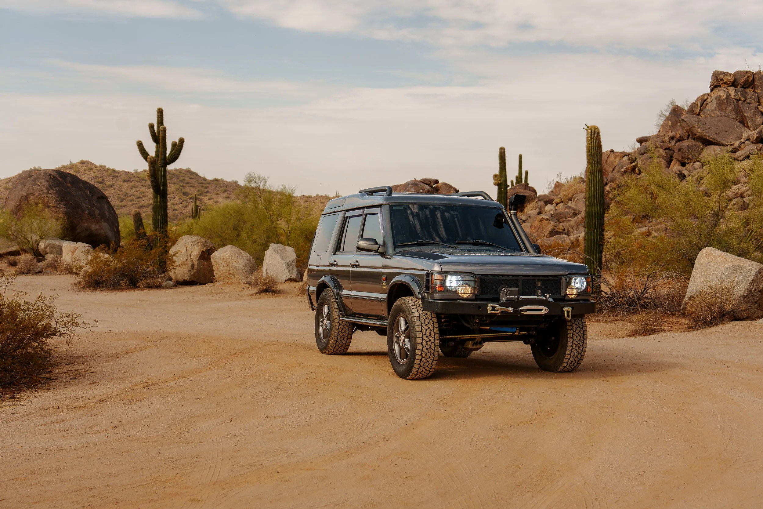 Modified 2004 Land Rover Discovery II SE photographed for Bring a Trailer in the Phoenix Arizona desert