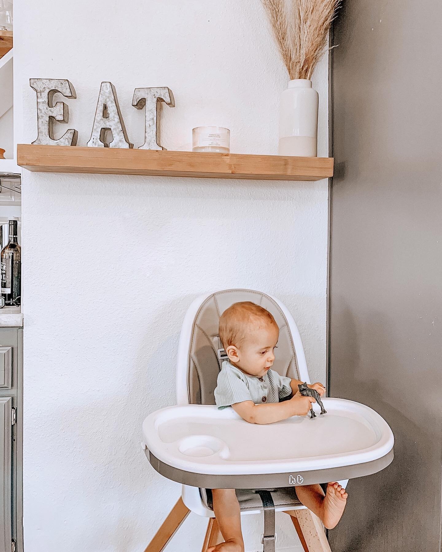 We love seeing oak and ash candles in your home🥰 especially around your little bears 🐻

Did you know our candles are toxin free, clean burning, and made of all natural oils?? The perfect candle to have lit around you and your littles☺️