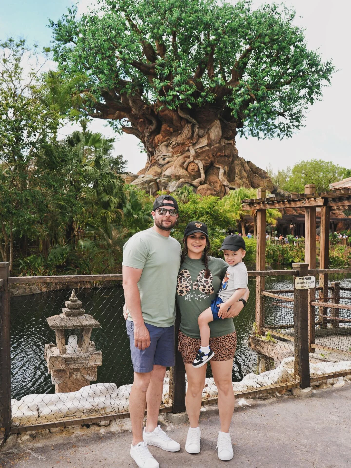 Worth every line, every step, every drop of sweat for these smiles 🥹✨ 

Watching his favorite characters come to life = pure magic 🏰 Hayden ran straight up to Woody and wrapped his little arms around his legs in the biggest hug 🤗 Core memory ❤️