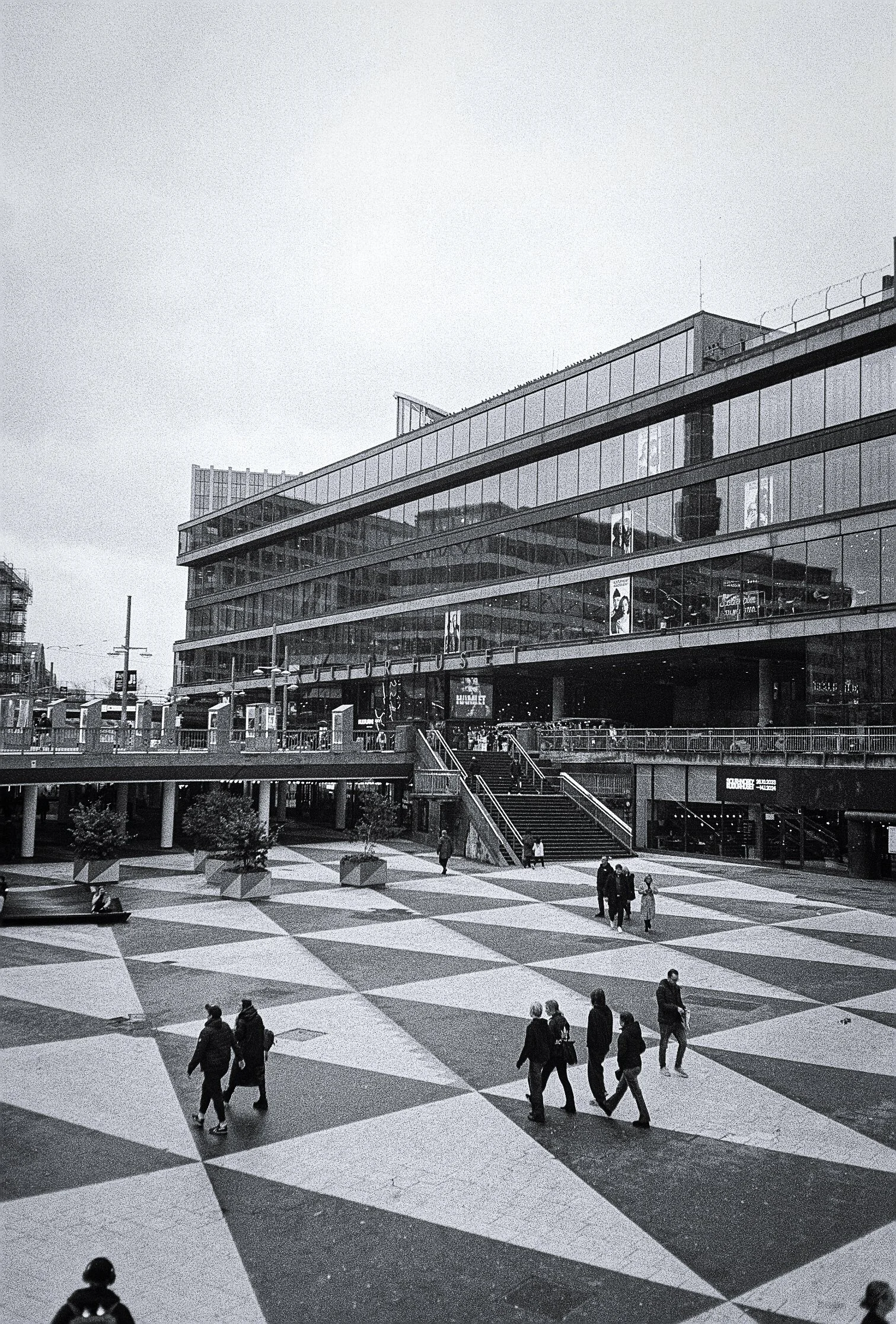 R1-01180-0023.jpg