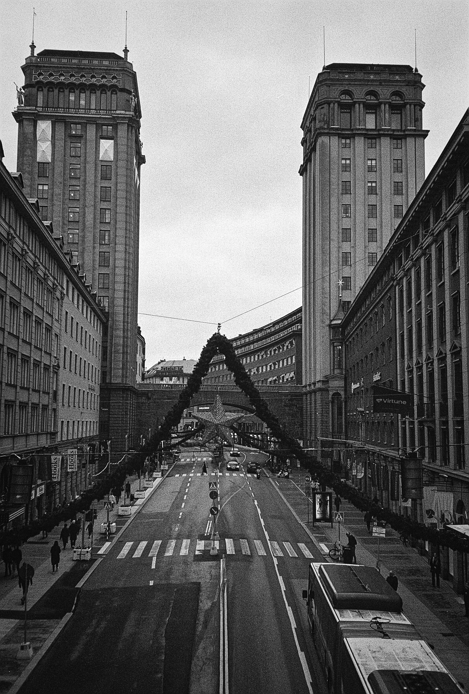 R1-01180-0030.jpg