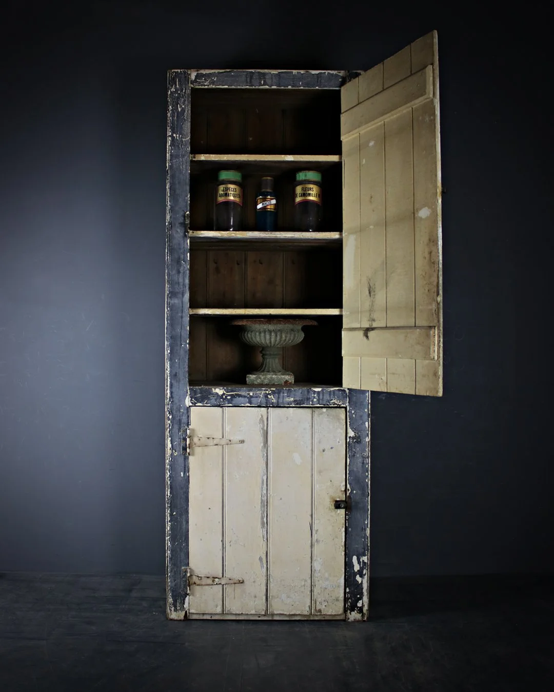 Rustic_Kitchen_Larder_4.jpg