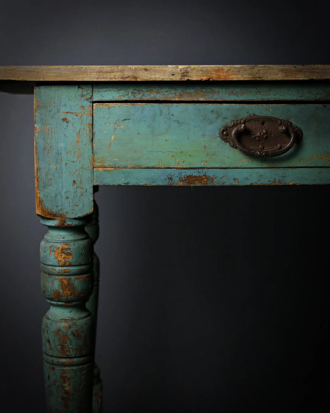 Rustic_Green_2_Drawer_Console_Table_3.jpg