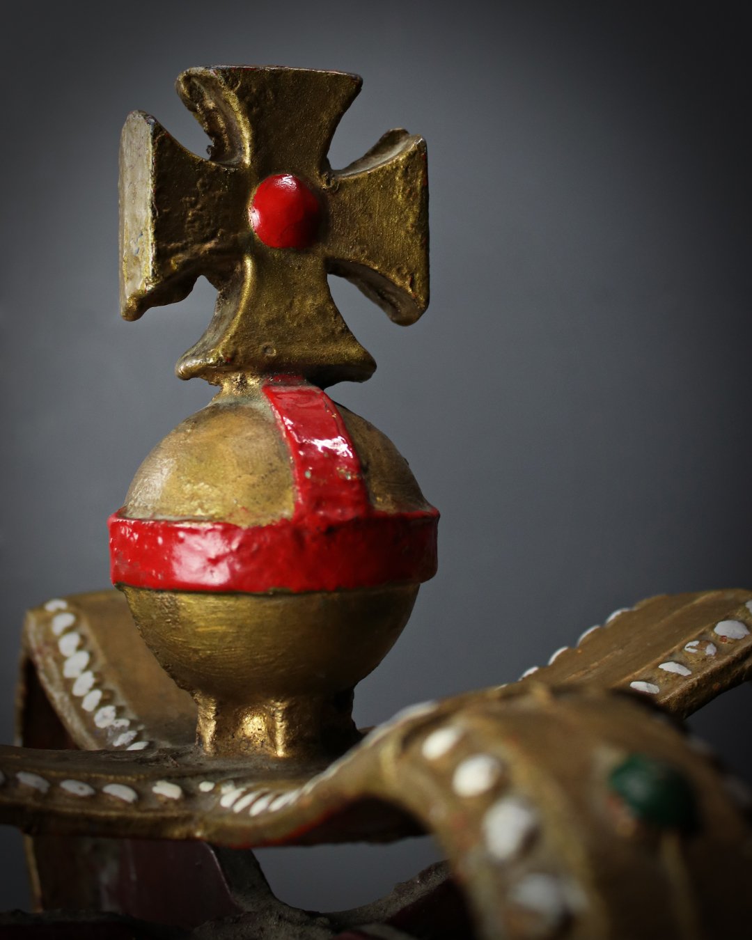 Cast_Iron_Polychrome_Crown_8.jpg