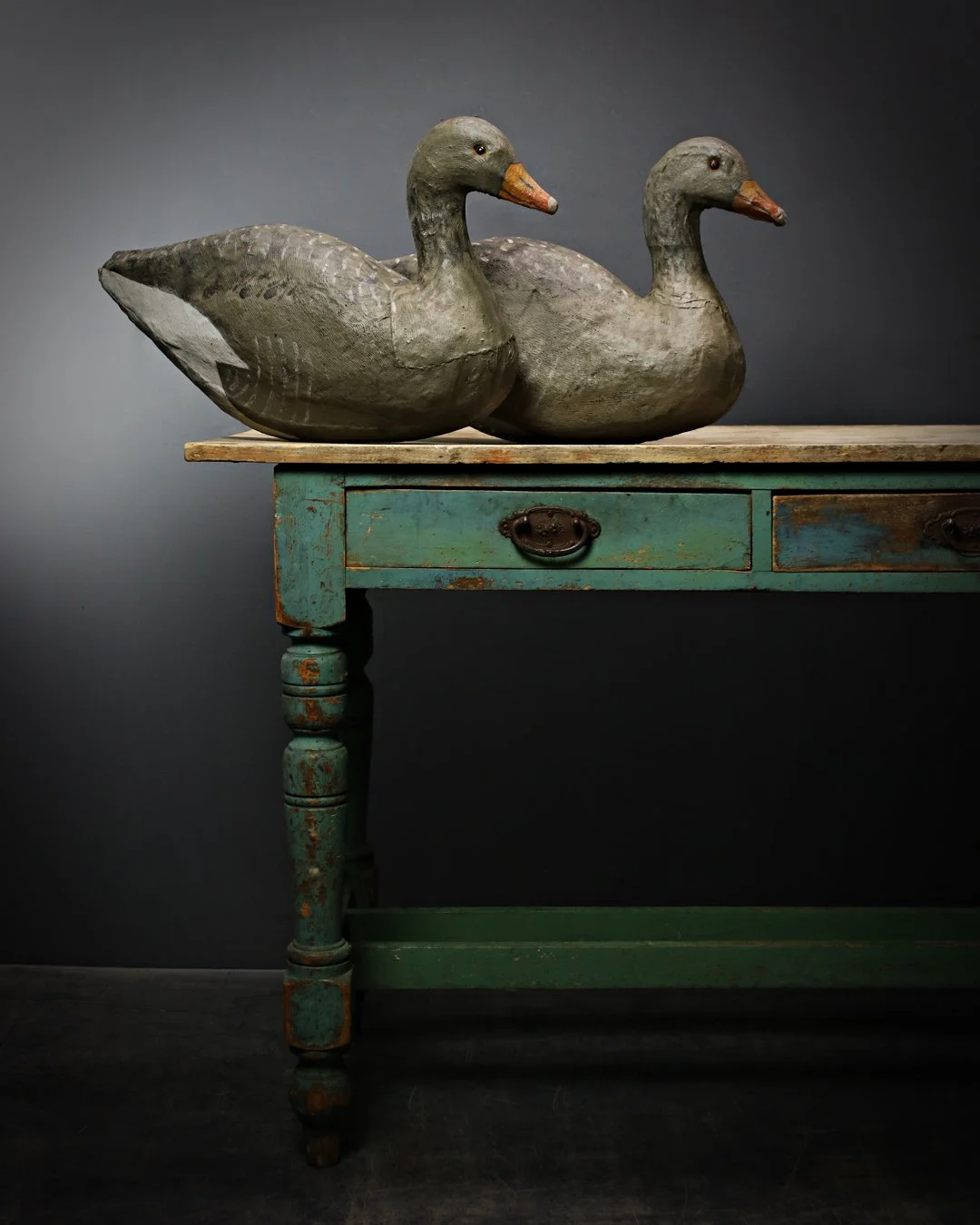 Pair_Of_Geese_Decoys_2.jpg