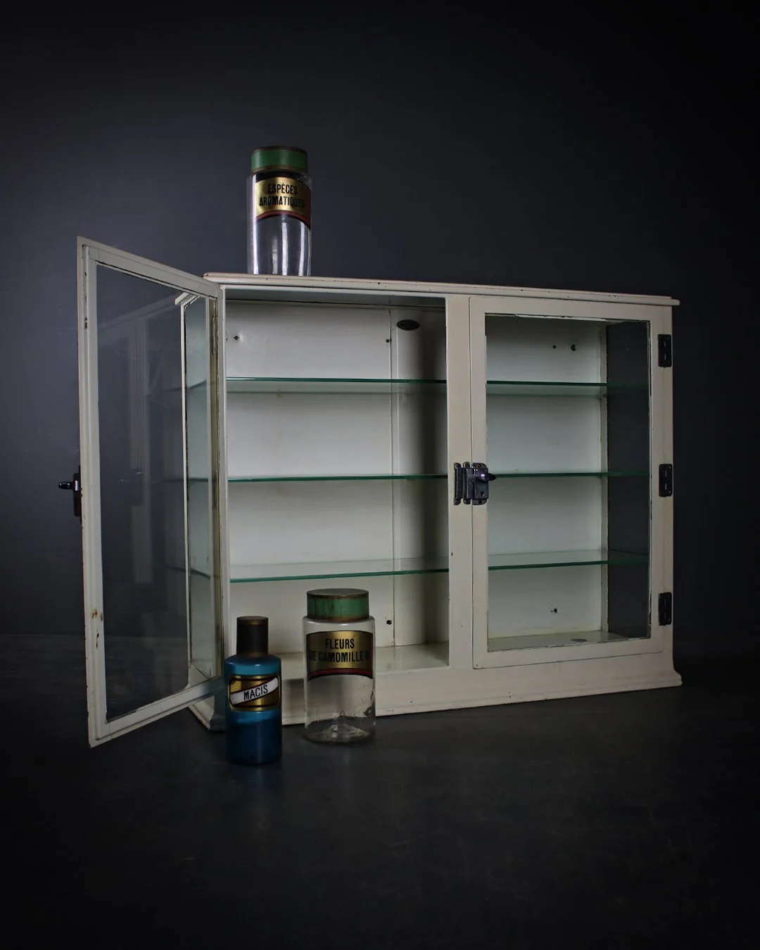 Medical_Cabinet_10.jpg