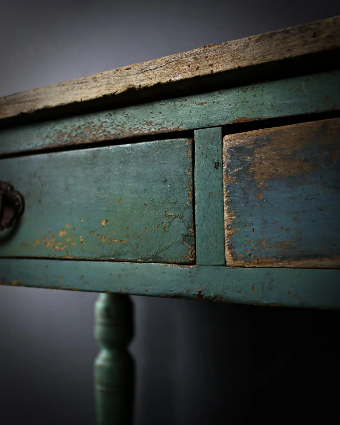 Rustic_Green_2_Drawer_Console_Table_4.jpg