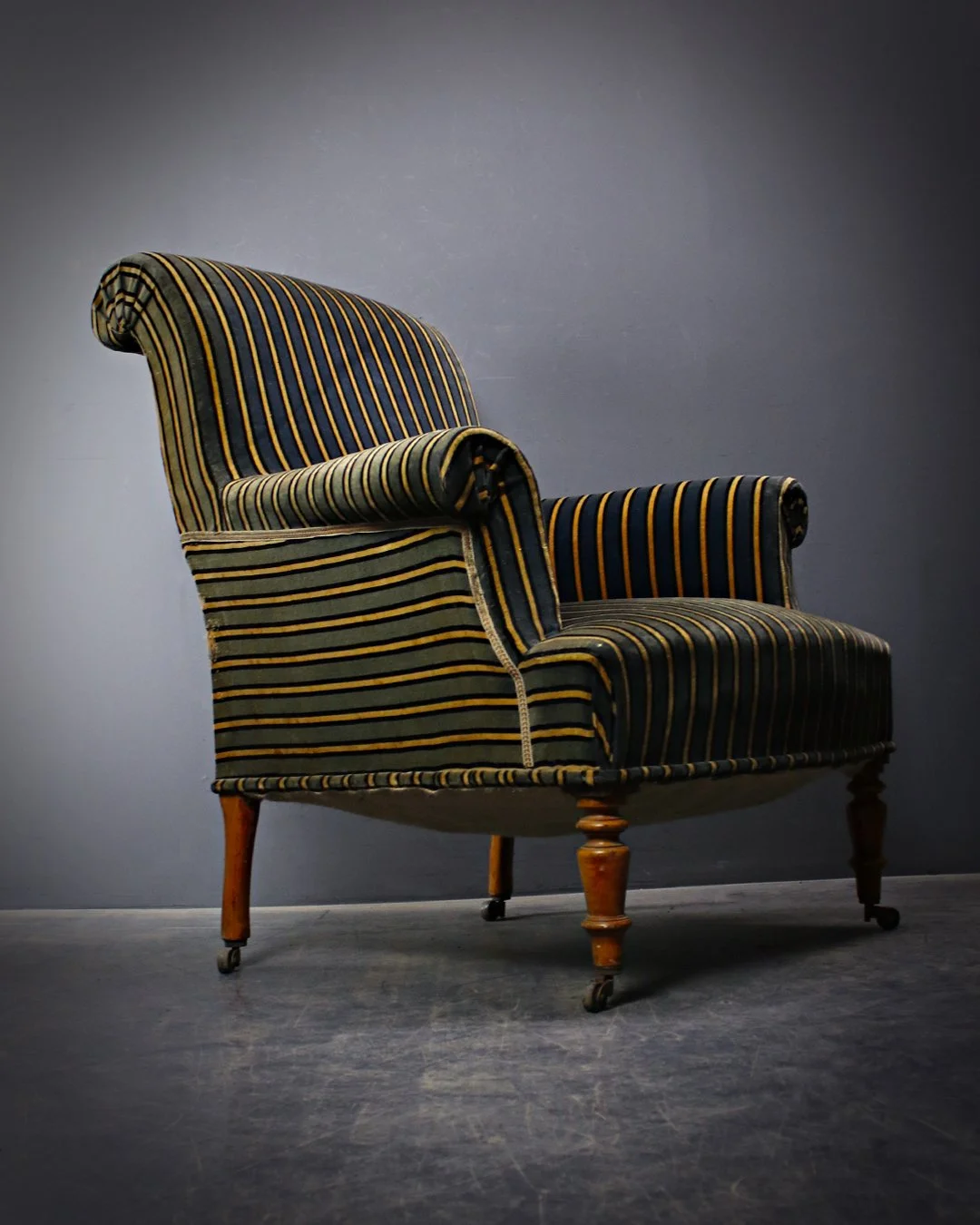 2Stripey_Velvet_Armchair_11.jpg