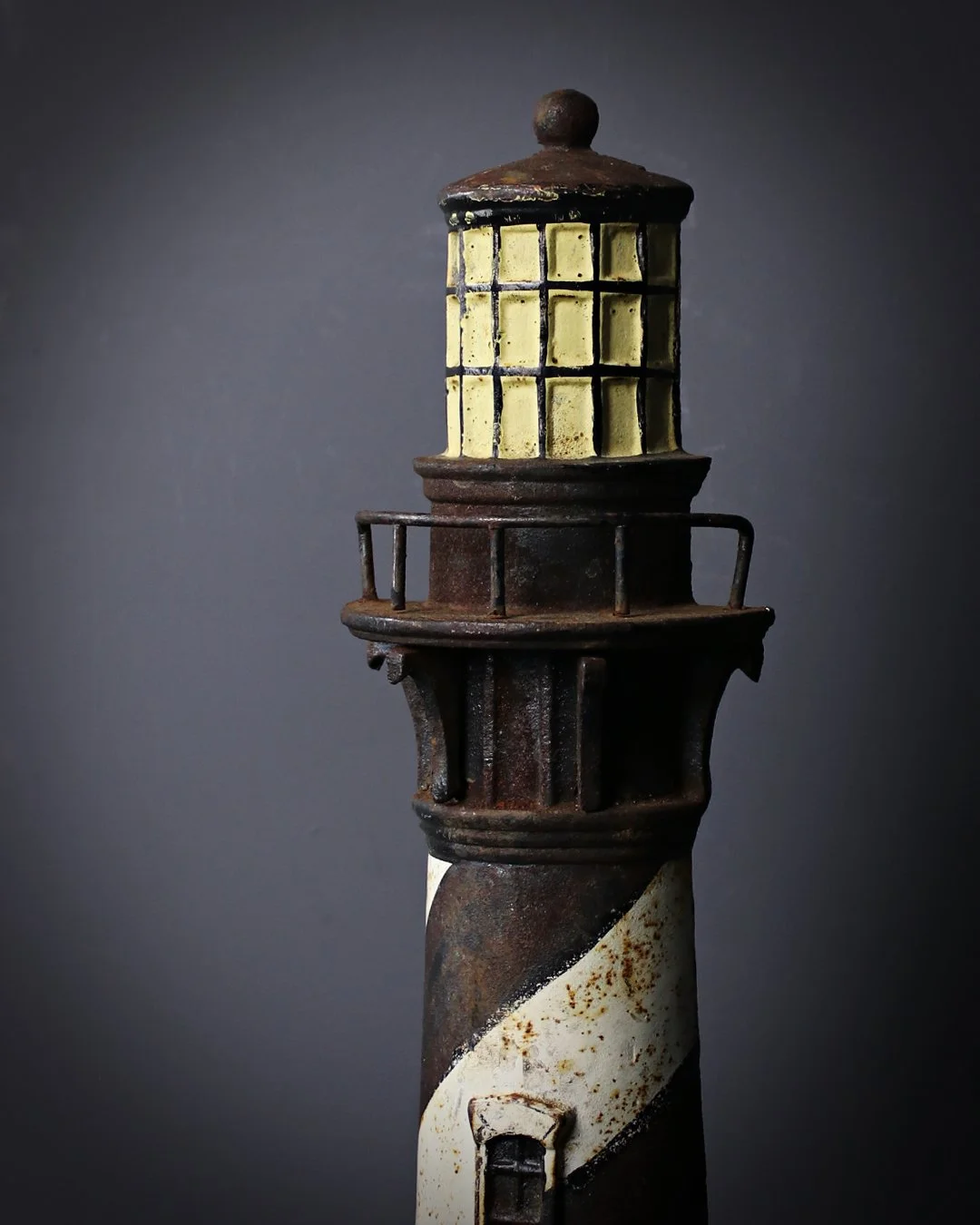 Light_House_Doorstop_2.jpg