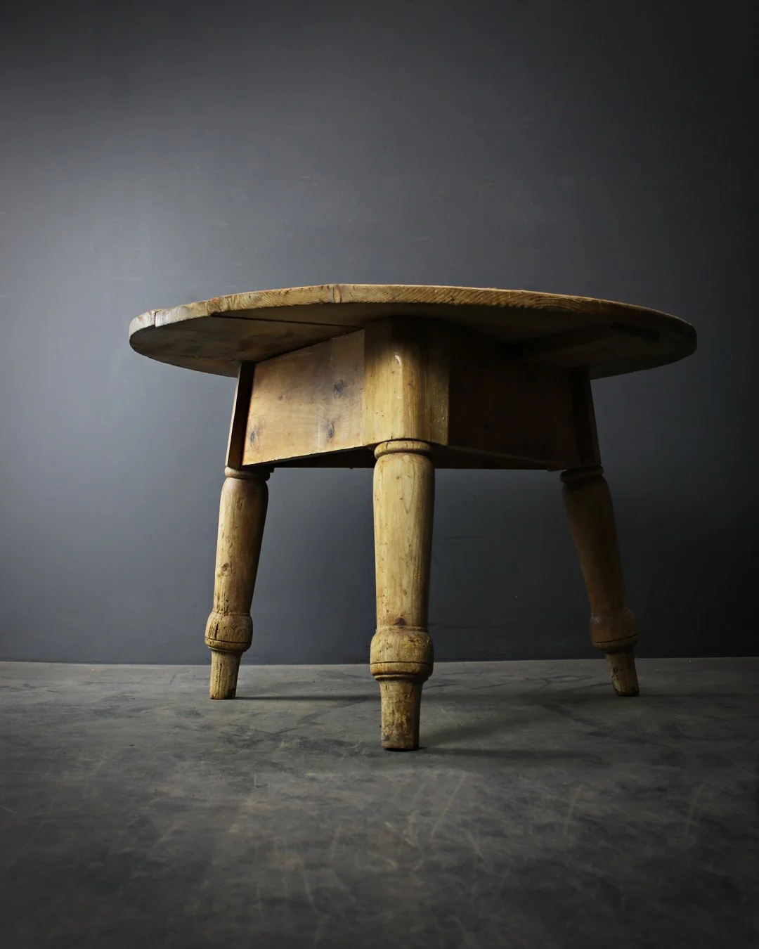 Small_Cricket_Table_6.jpg