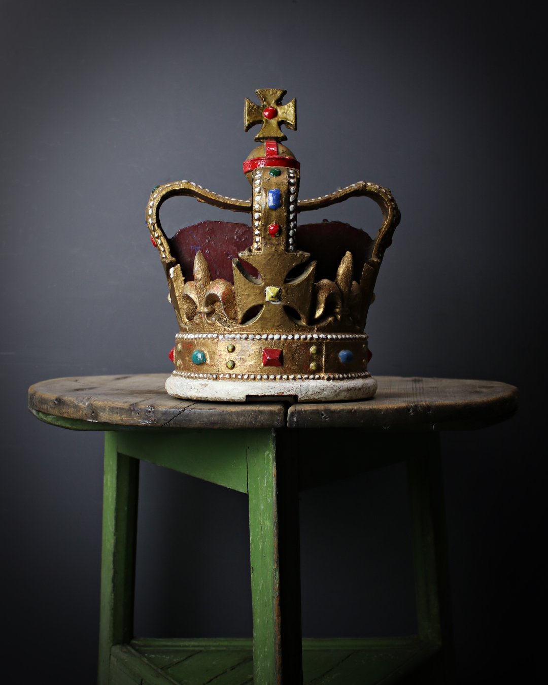 Cast_Iron_Polychrome_Crown_1.jpg