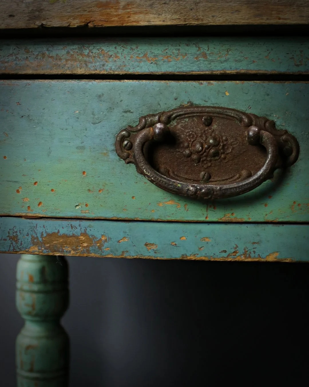 Rustic_Green_2_Drawer_Console_Table_6.jpg