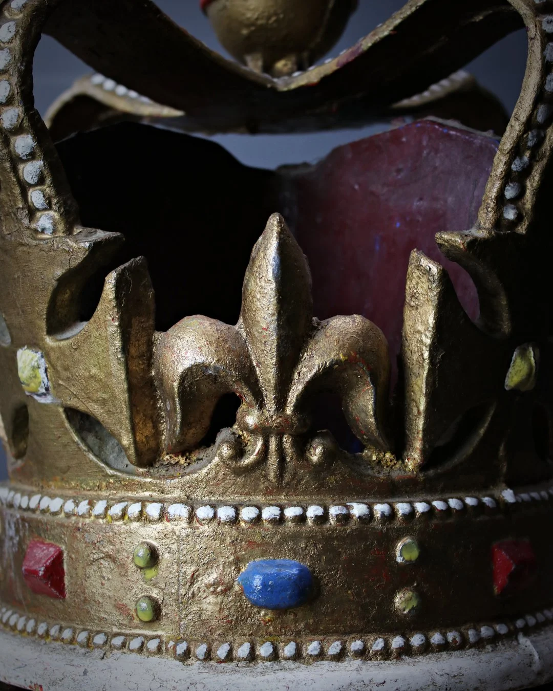 Cast_Iron_Polychrome_Crown_3.jpg
