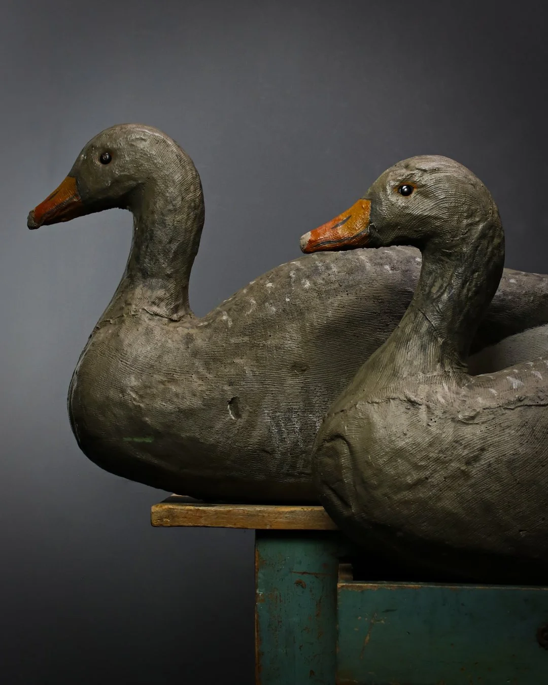 Pair_Of_Geese_Decoys_5.jpg