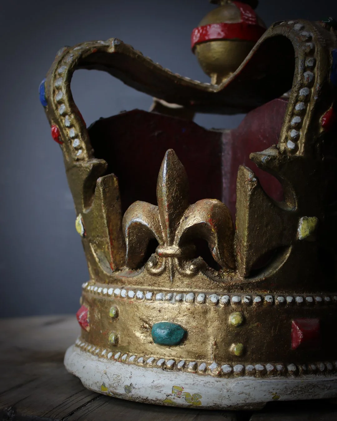 Cast_Iron_Polychrome_Crown_7.jpg