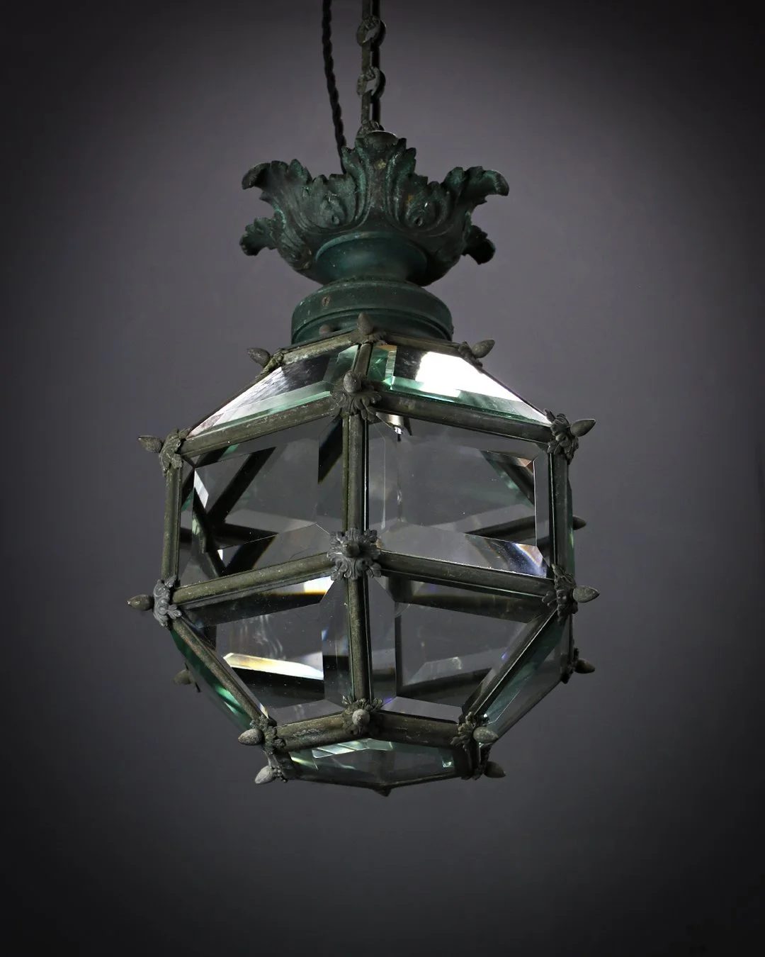 Ormolu_Versailles_Octagonal_Hall_Lantern_1.jpg