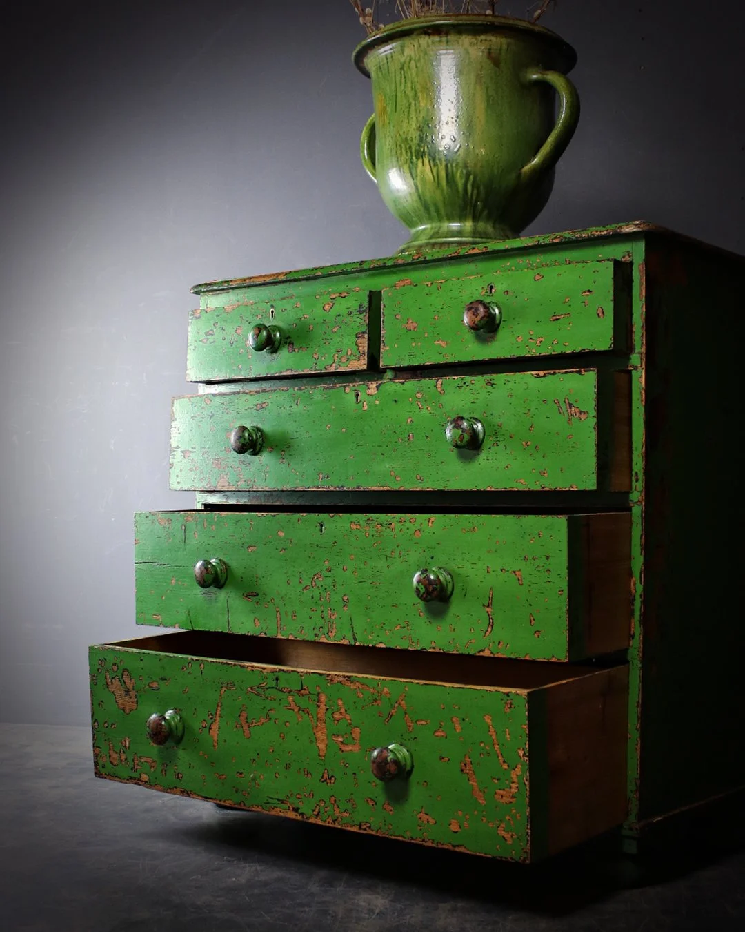 Green_Chest_of_Drawers_3.jpg