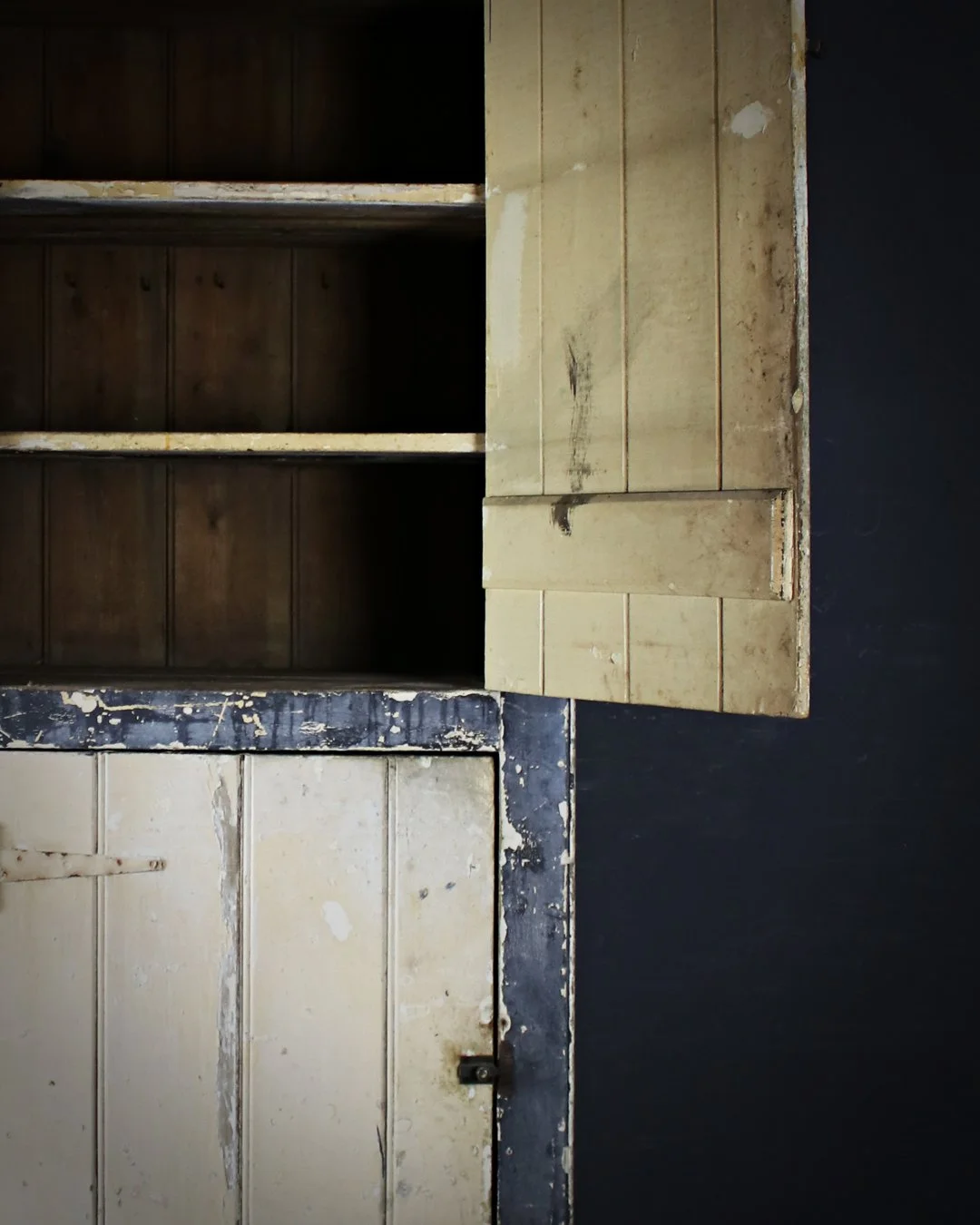 Rustic_Kitchen_Larder_3.jpg