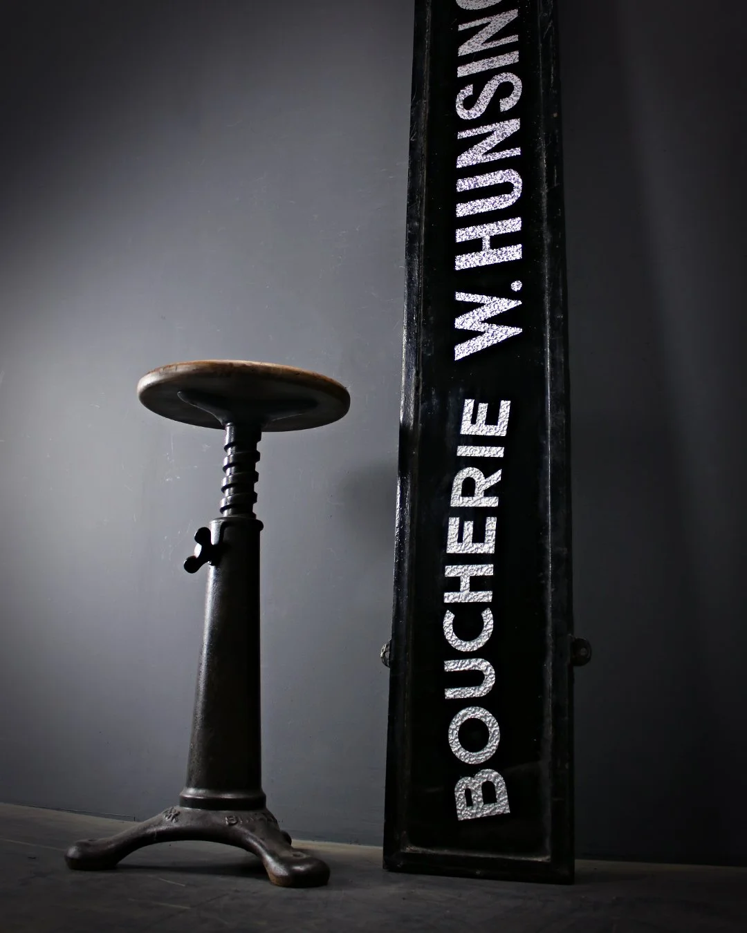 Boucherie_Charcuterie_Glass_Sign_2.jpg