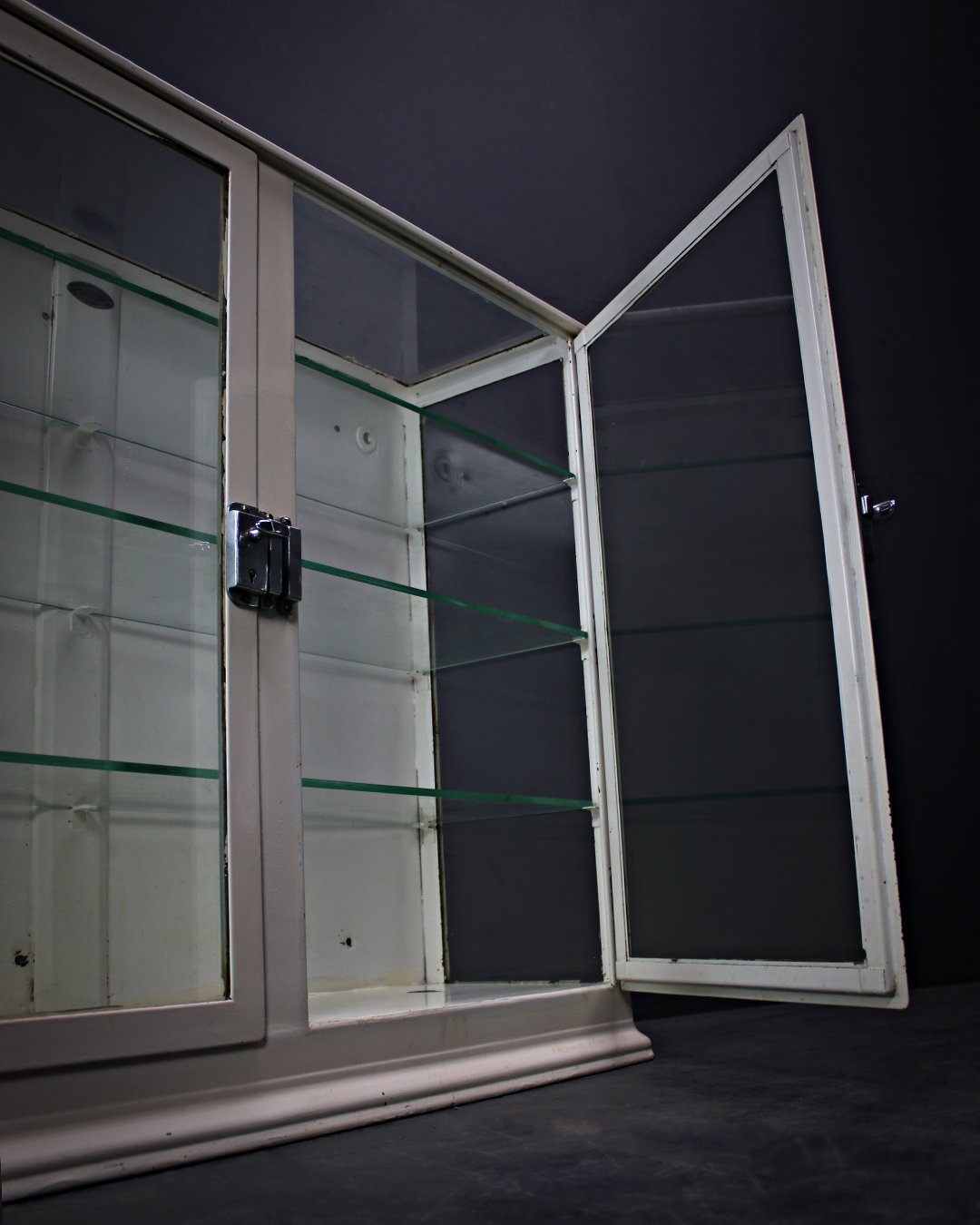 Medical_Cabinet_7.jpg