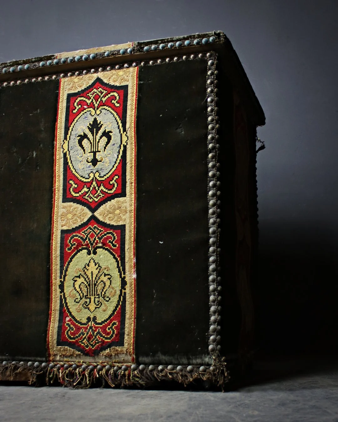 Turkeywork_Covered_Ottoman_4.jpg