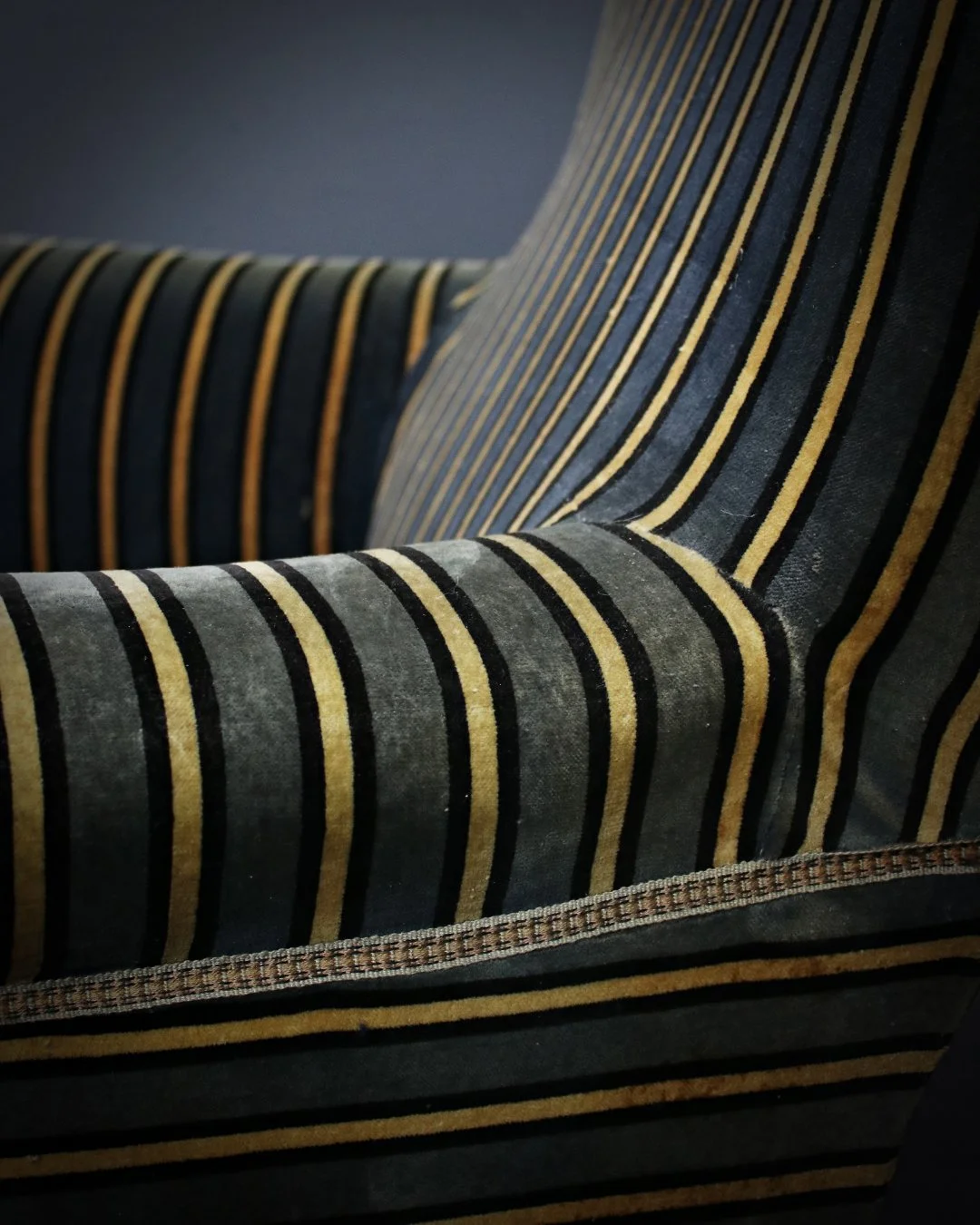 2Stripey_Velvet_Armchair_7.jpg