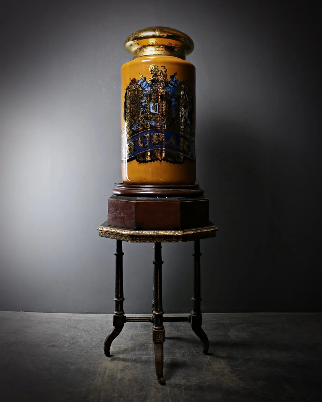 Apothecary_Specimen_Jar_1.jpg