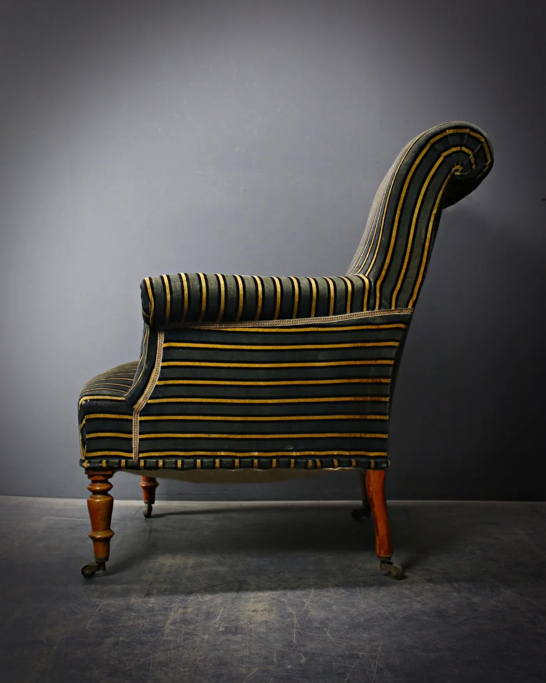 2Stripey_Velvet_Armchair_4.jpg