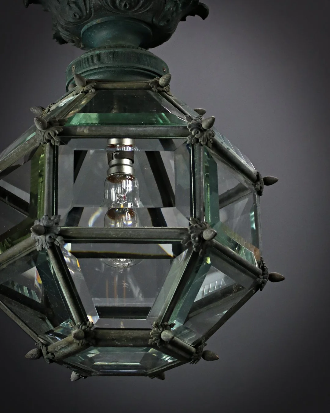 Ormolu_Versailles_Octagonal_Hall_Lantern_2.jpg
