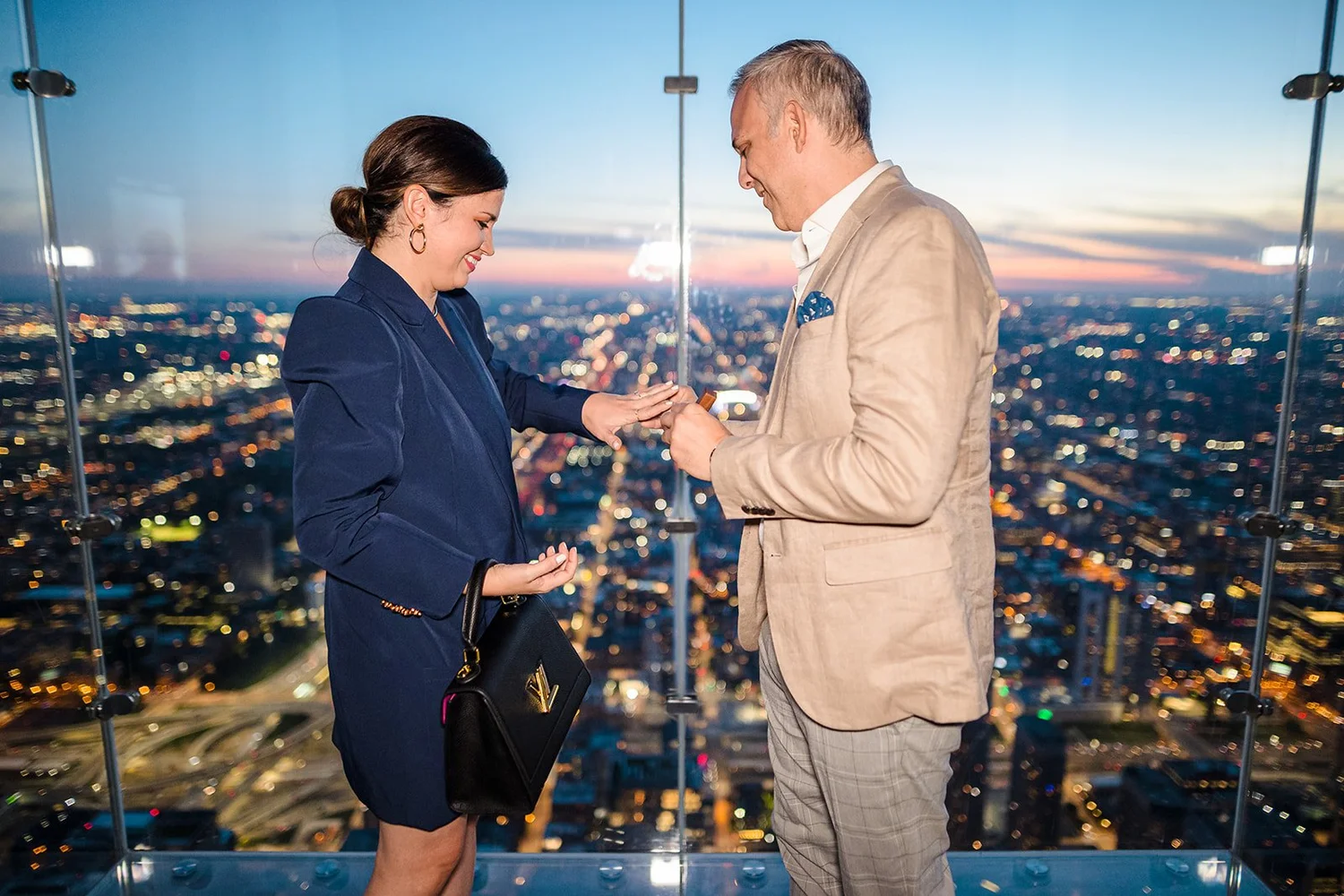 Chicago proposal photographer captures man on one knee at Lincoln Park