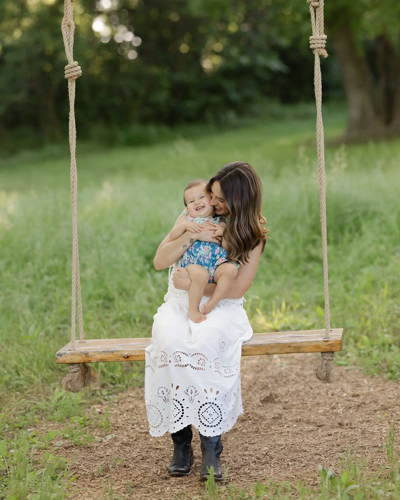 My tiny summer queen wanted to say heyyy 🌞👑🍓🩷🦋💫 I never want to forget these days&mdash;I love this baby girl sooooo much.