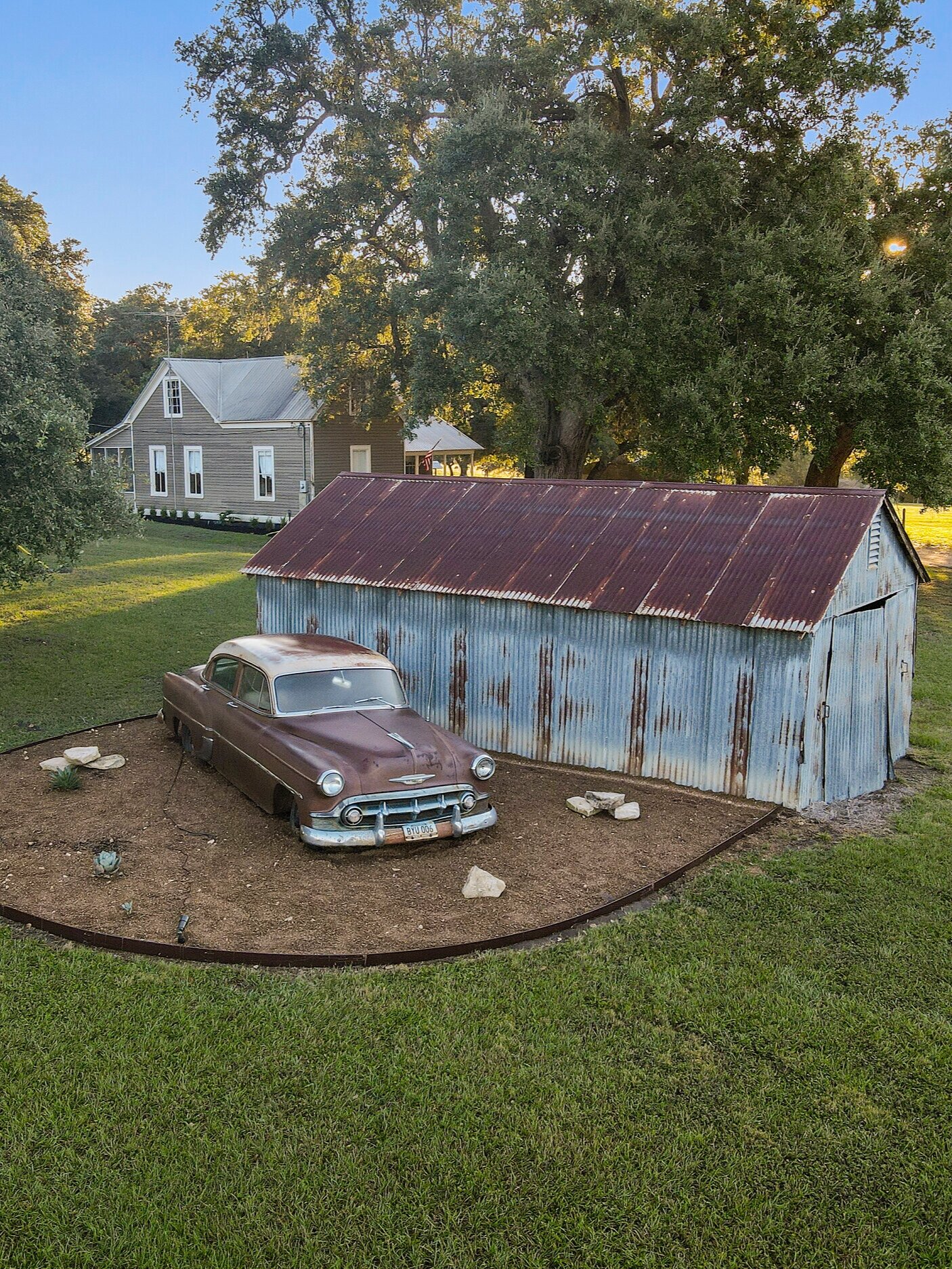 Stay — MOUNT VERNON OAKS