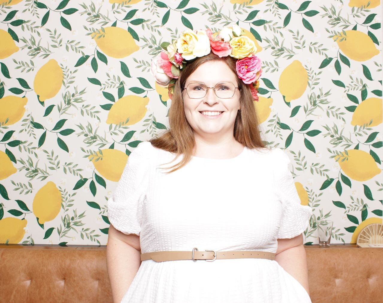 🍋 Lemon L😍ve 🍋 the lemon wallpaper @costasantabarbara was the PERFECT backdrop for a brunch party. 
.
.
.
.
#custombackdrop #photoboothsantabarbara #photoboothojai #photoboothcamarillo #spanishhillscountryclub #thousandoakswedding #montecitoweddin