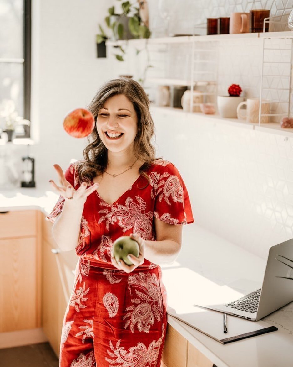 loving this sunny frame from @yanabenjaminphoto - did you know you can shoot in our kitchen too when you book the studio? And it&rsquo;s hella cute!