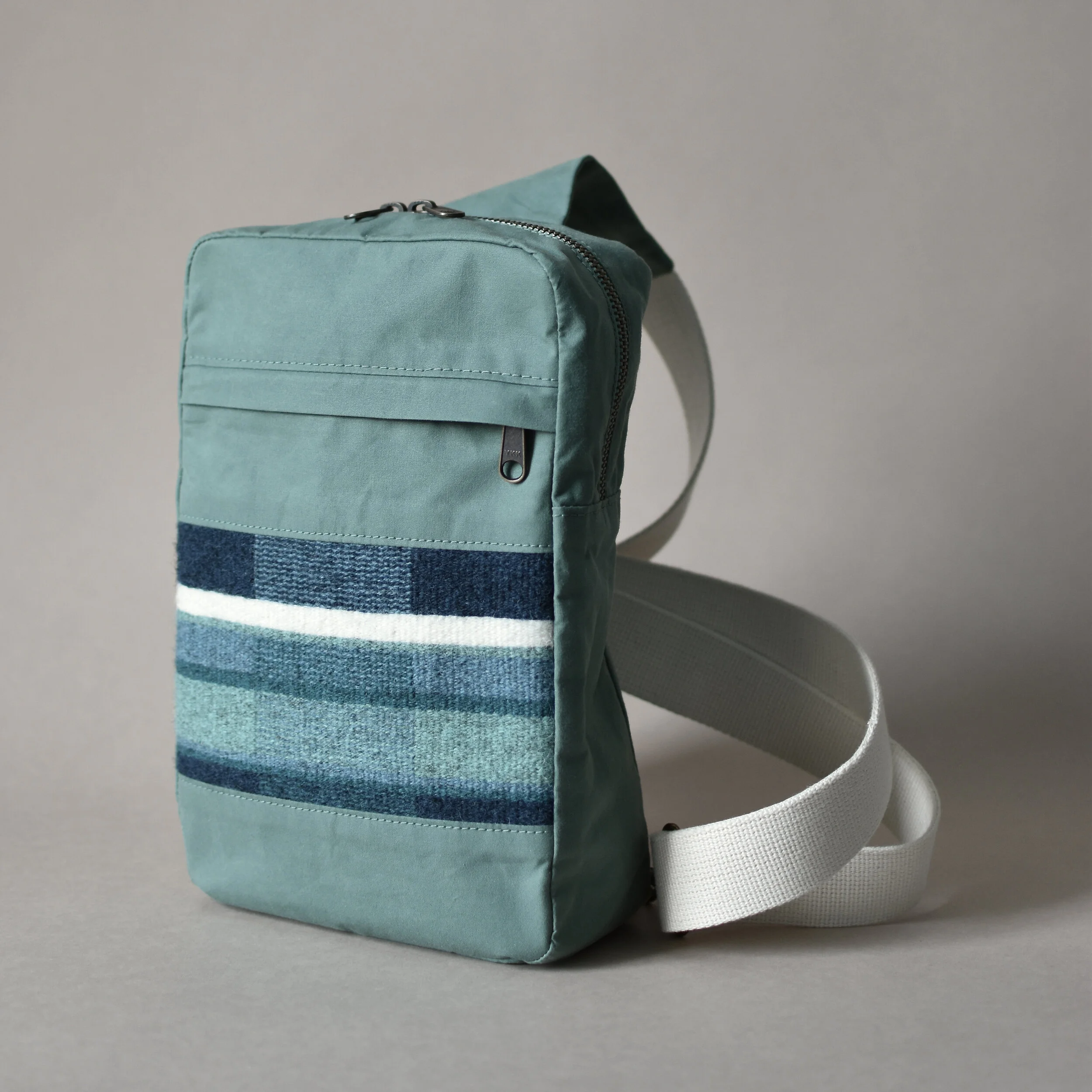 Sling bag - Storm - front .JPG