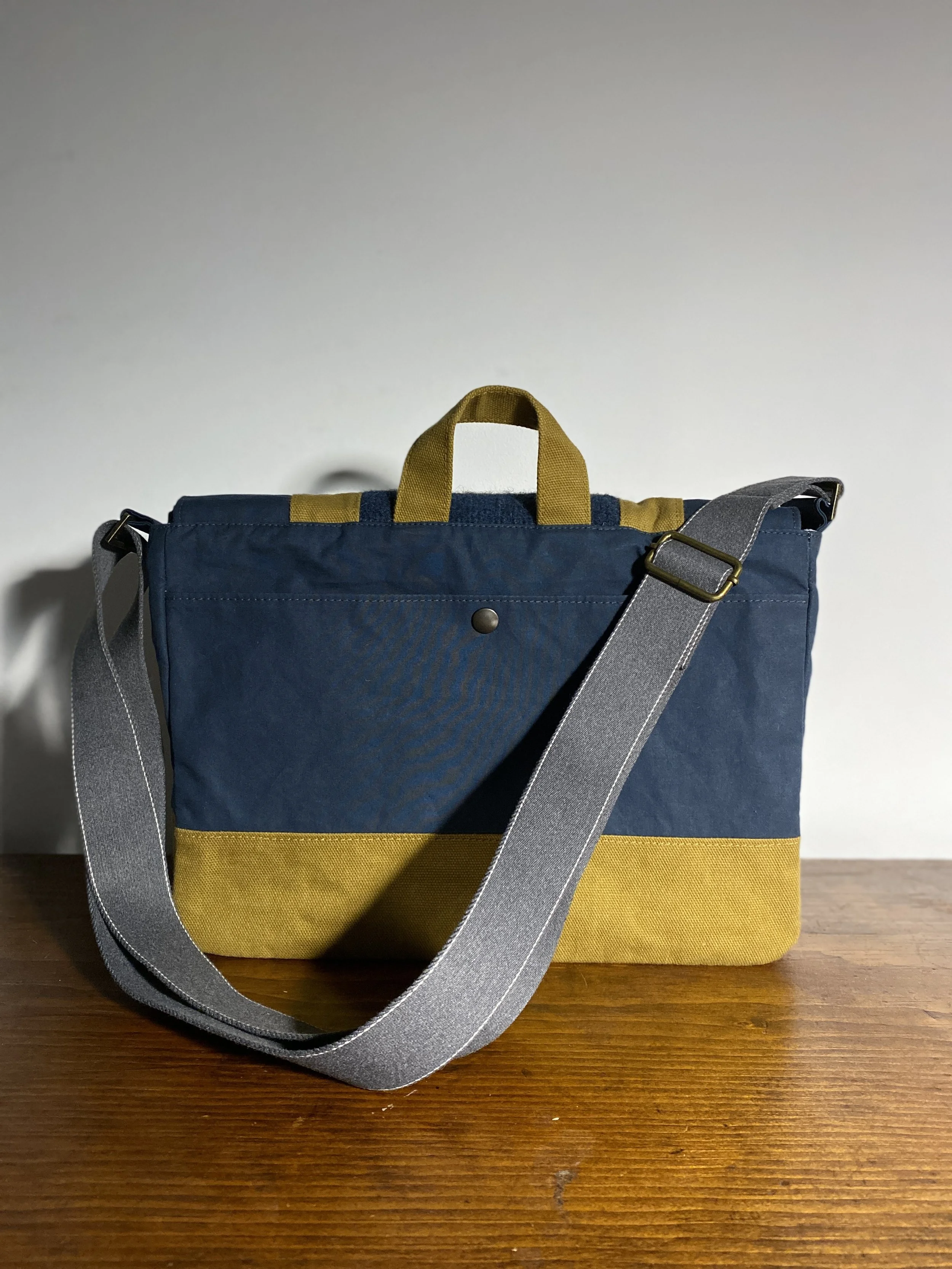 Navy Messenger bag Back.JPG