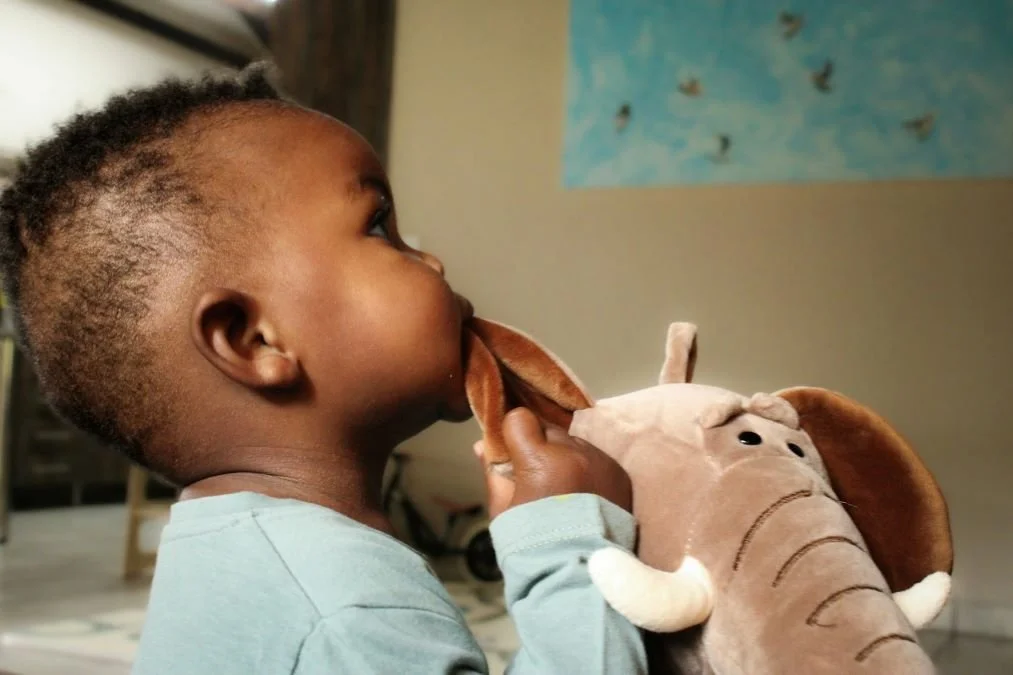 La morsure chez bébé : que faire et comment réagir ? 