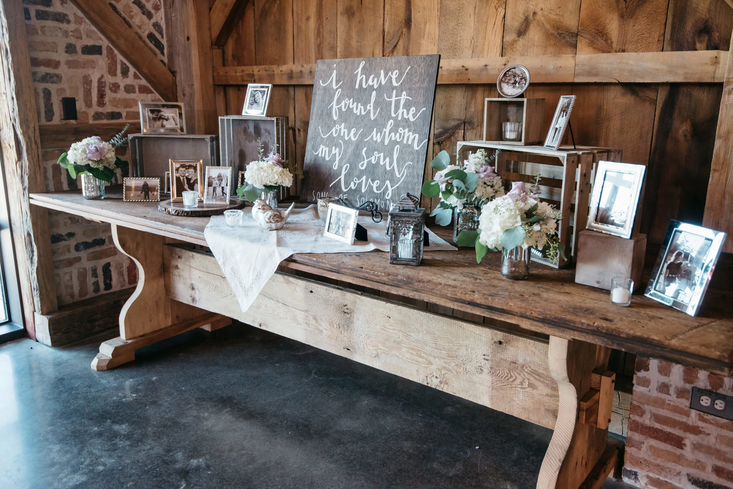 342-Tim+&+Lauren-wedding+1_18+Memory+table+angeled+w_sunlight-DLB_5911.jpg