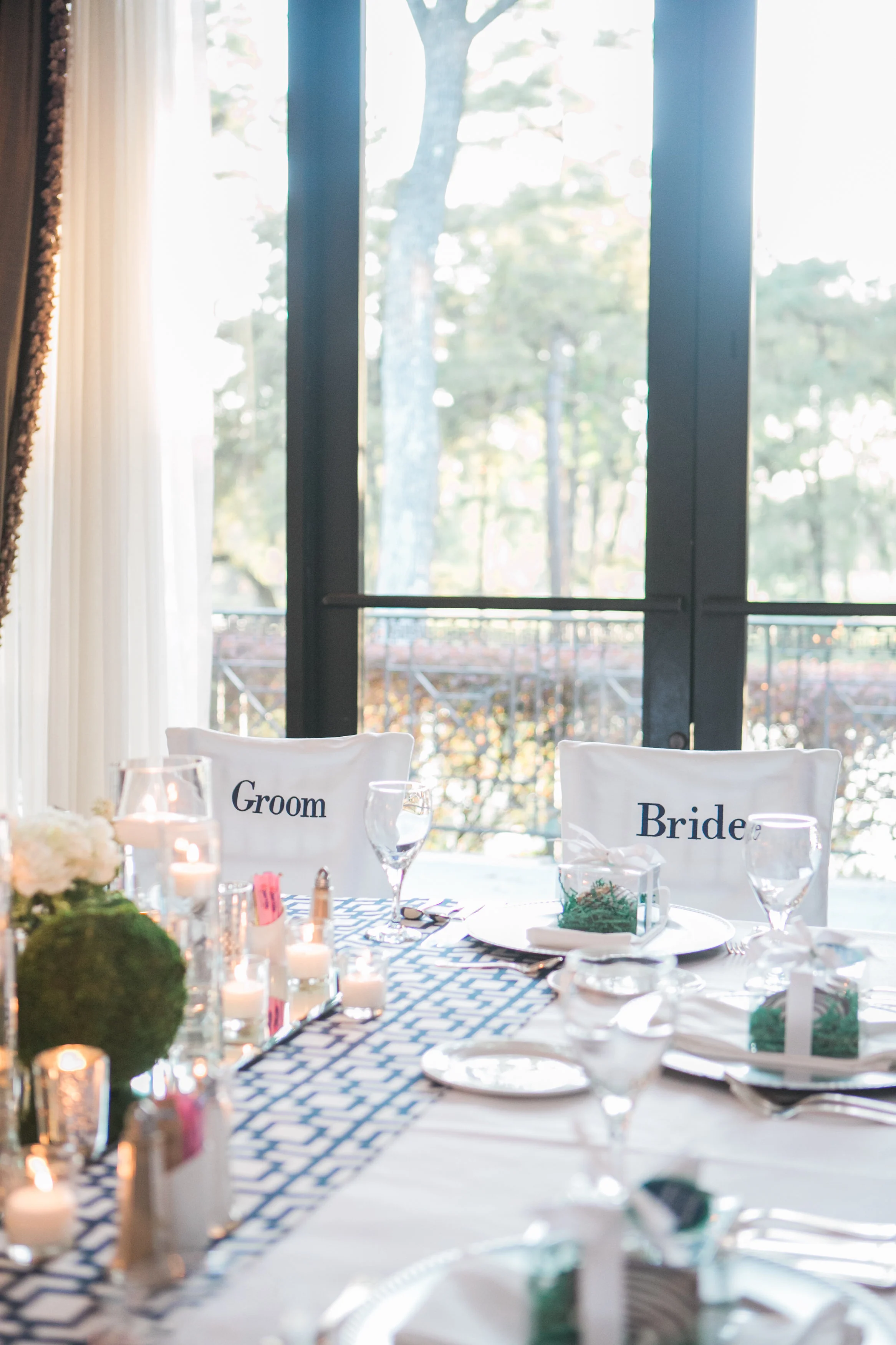 Kerns+RD+B_G+chairs+w_+window+(vertical)+0157.jpg