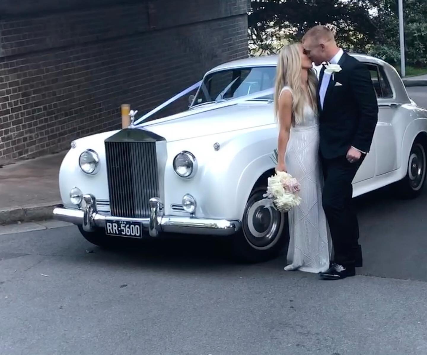 Together and happily in love 💕congratulations Jessica &amp; Daniel ❤️ #wedding #weddingcars #bride #groom #love #rollsroyce #classic #rollupinarolls