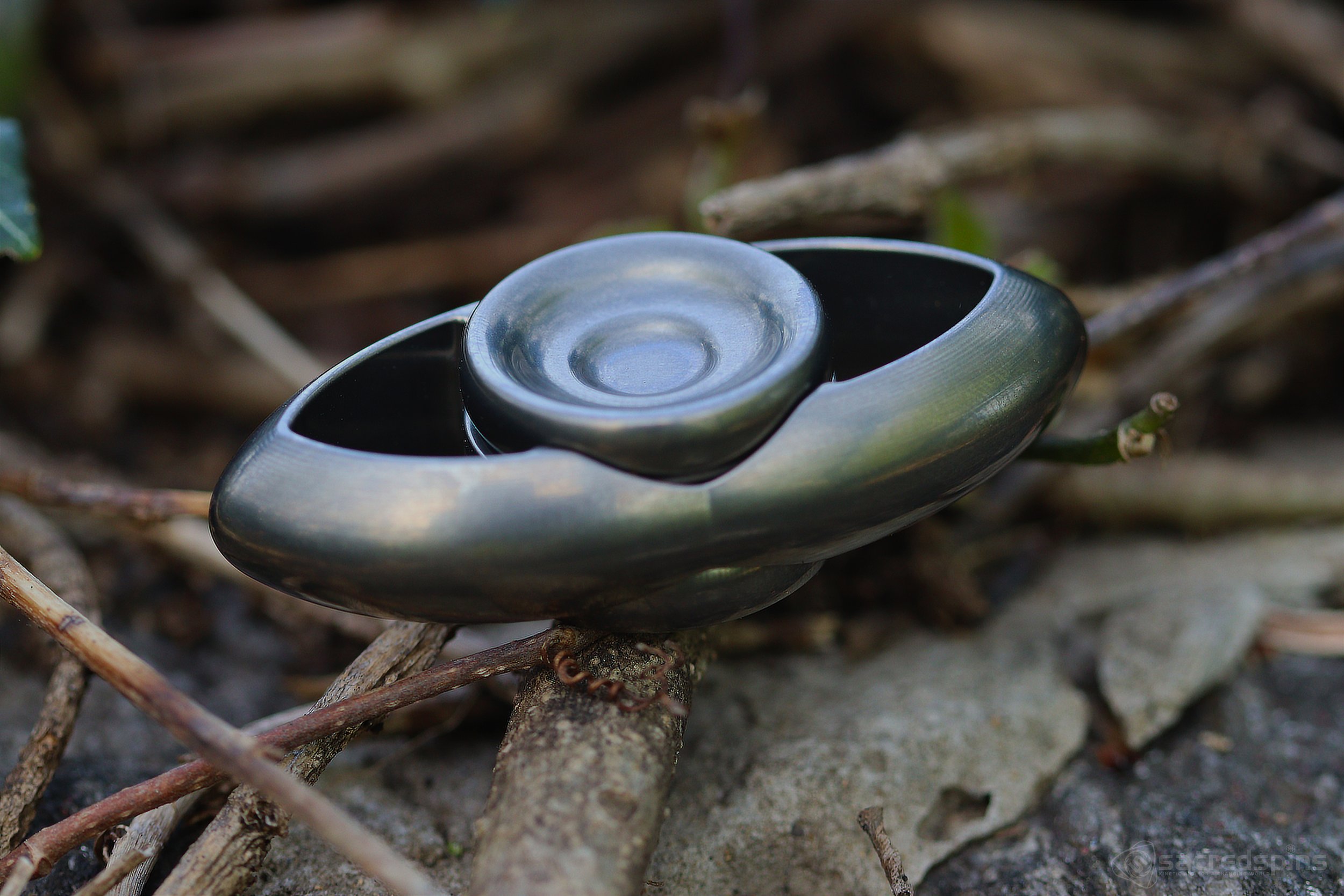 REED (TITANIUM)