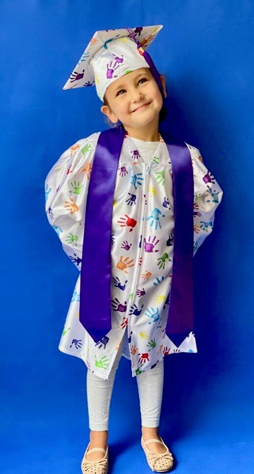 Amazon.com: OSBO GradSeason Unisex Matte Kindergarten Graduation Gown Cap  Tassel Set 2024 (Black, 27