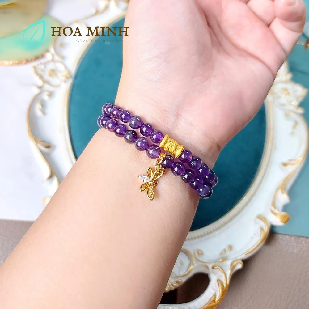 8-vong-tay-da-thach-anh-tim-amethyst-size-6-li-kieu-quan-2-vong-phoi-charm-ho-diep-lu-thong-khac-luc-chu-hap-menh-hoa-tho-hoa-minh-gem.jpg