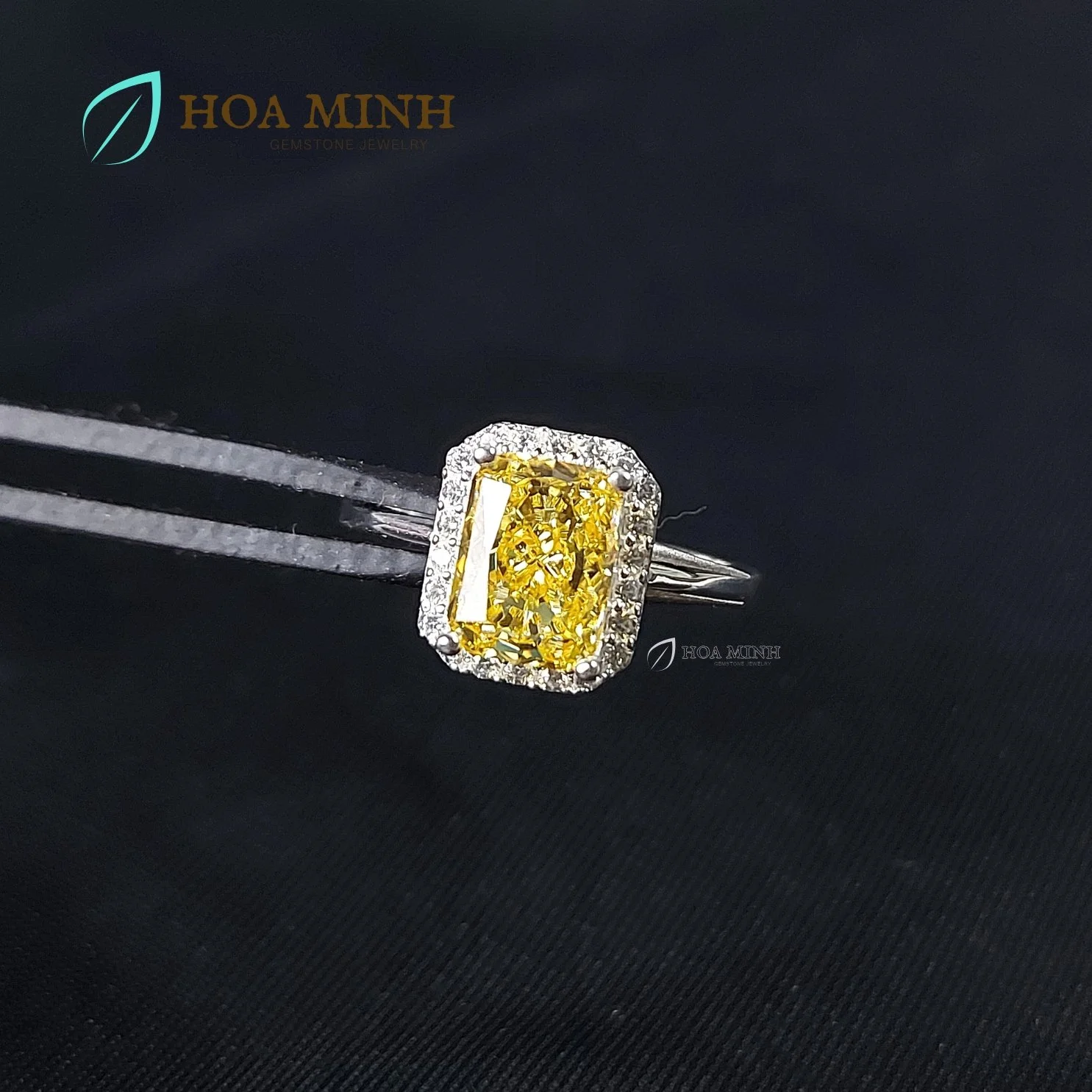 5-nhan-bac-dinh-da-thach-anh-nam-phi-mau-vang-shape-chu-nhat-size-6x8-li-boc-xoan-xinh-xan-sang-trong-hoa-minh-gem.jpg