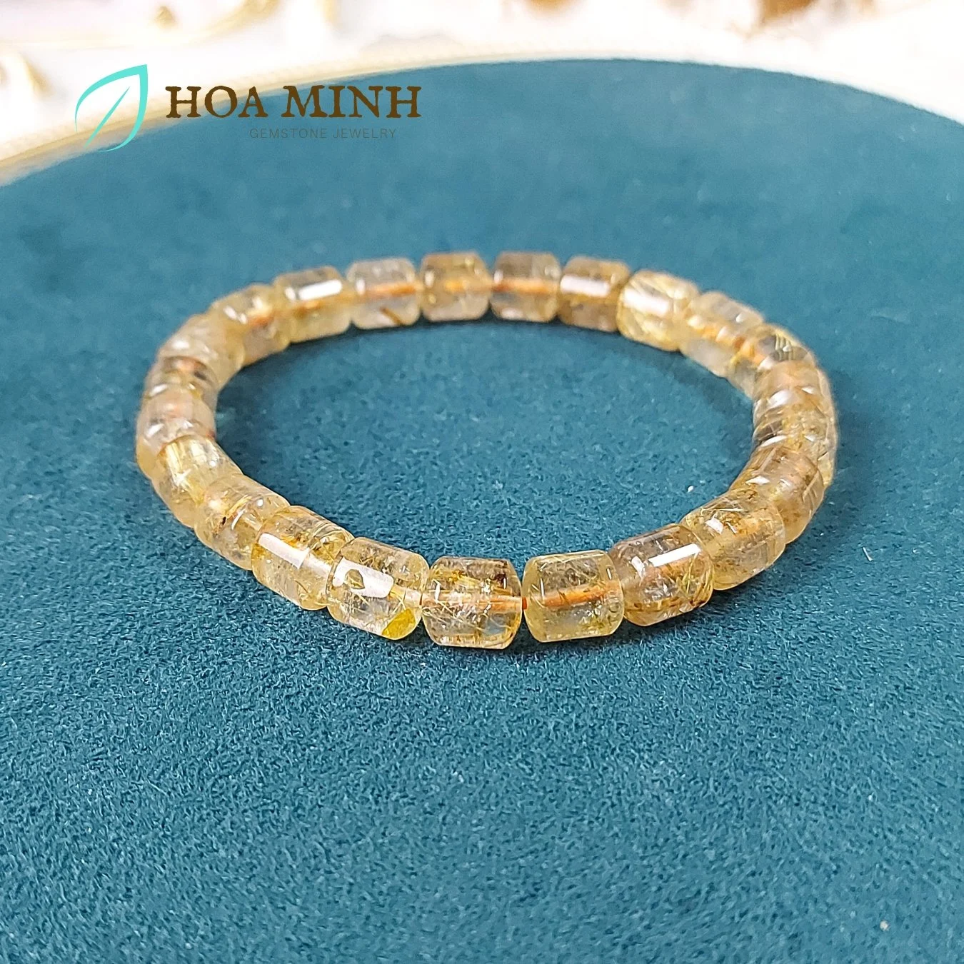 9-vong-tay-da-thach-anh-toc-vang-tu-nhien-vvip-kieu-lu-thong-size-7-5x8-li-phong-cach-dang-cap-sang-trong-hoa-minh-gem.jpg